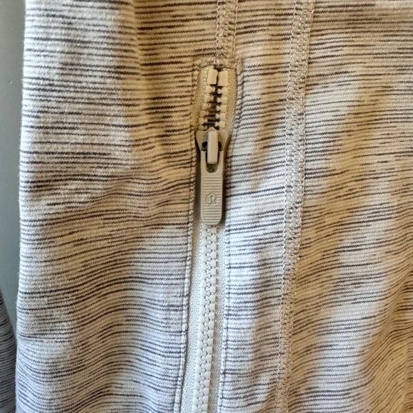 Lululemon Women's Gray Define Jacket - Picture 3 of 7